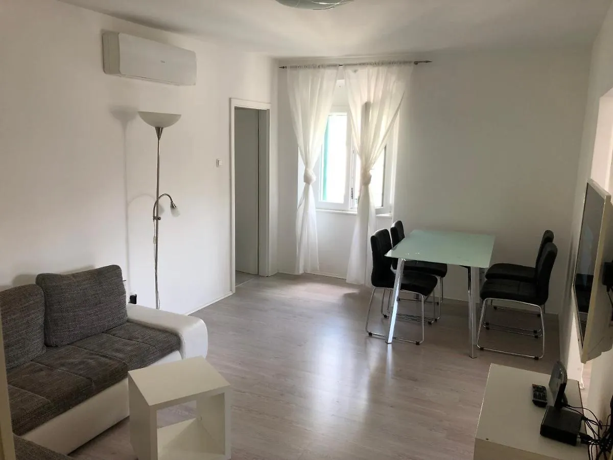 Apartment Saint Jacques Split